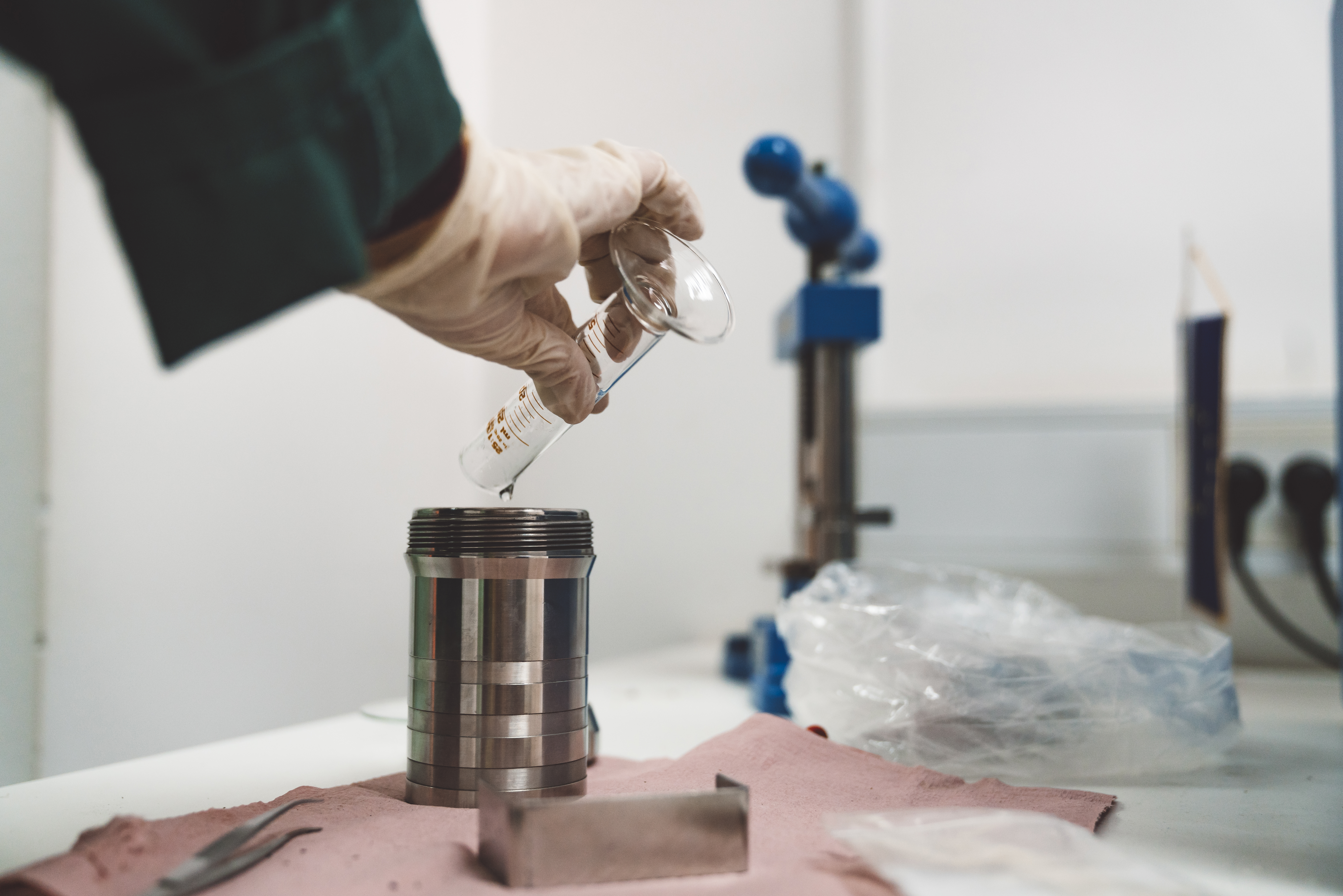 Corrosion Lab Test GettyImages-1061817628