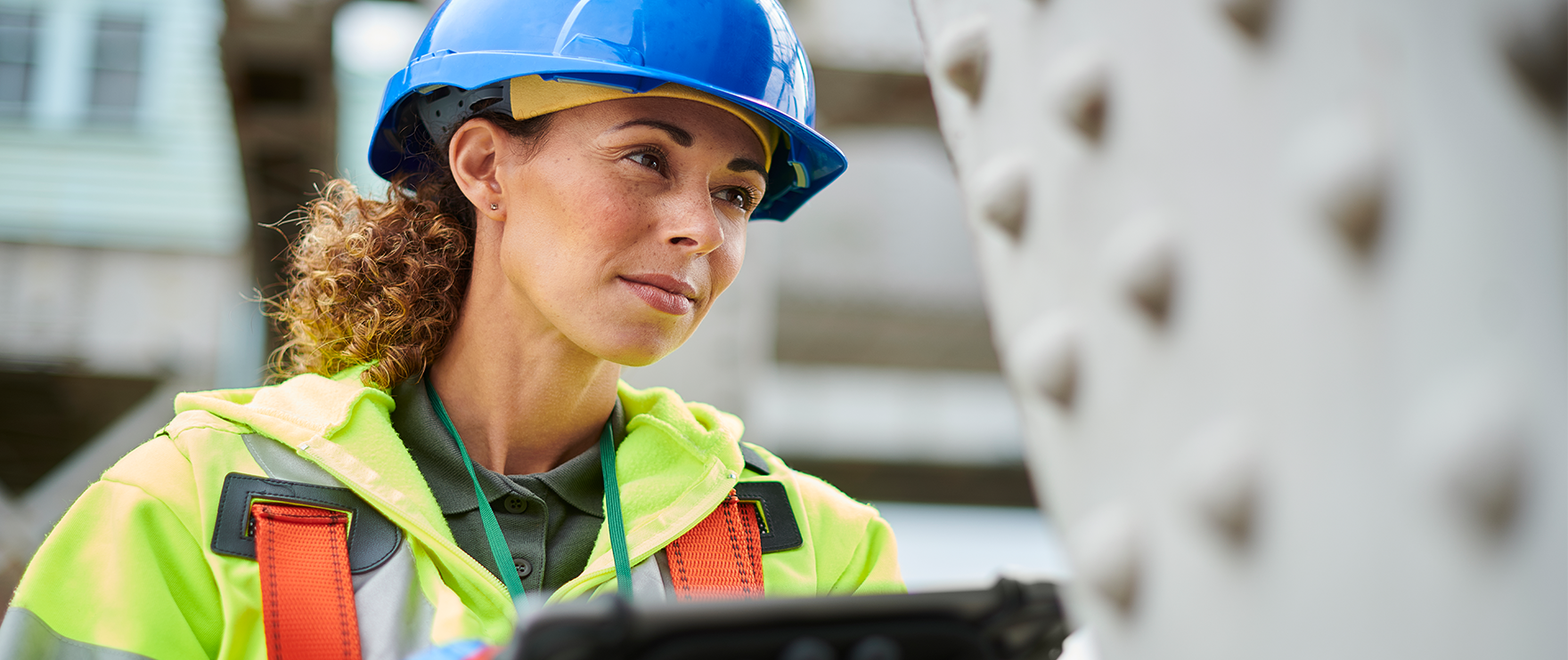 Size Women Hard Hat Certification GettyImages-1423973862(2).png